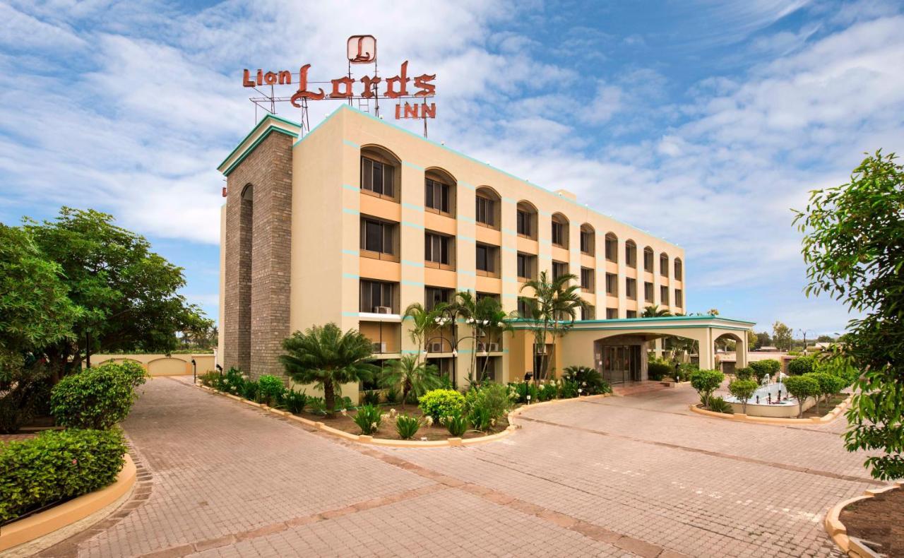 Lion Lords Inn Rājula Kültér fotó